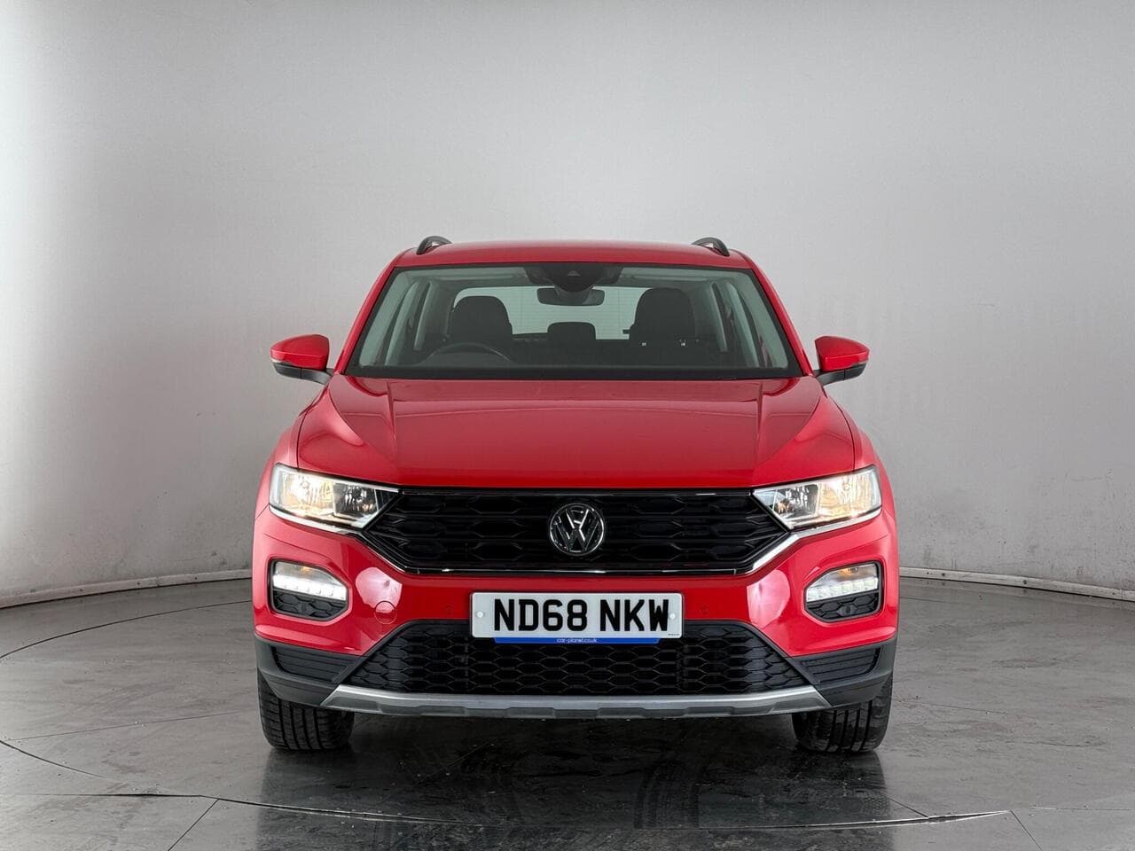 Volkswagen T-Roc thumbnail Front