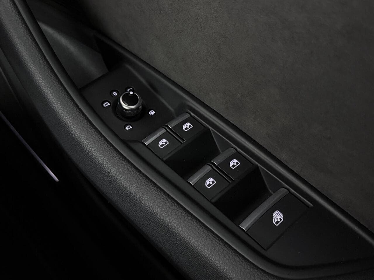 Audi A5 Cabriolet thumbnail Misc Controls