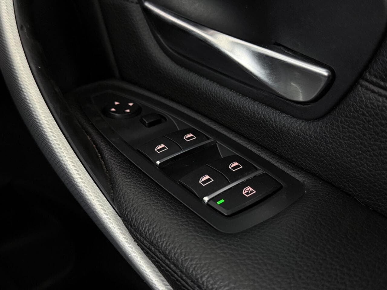 BMW 3 Series thumbnail Misc Controls