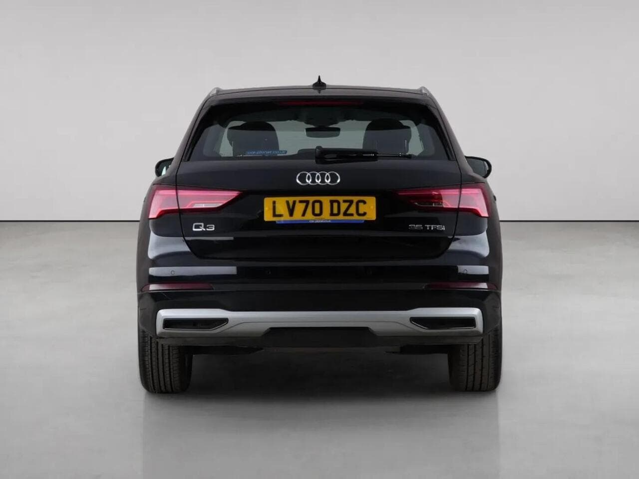 Audi Q3 thumbnail Rear