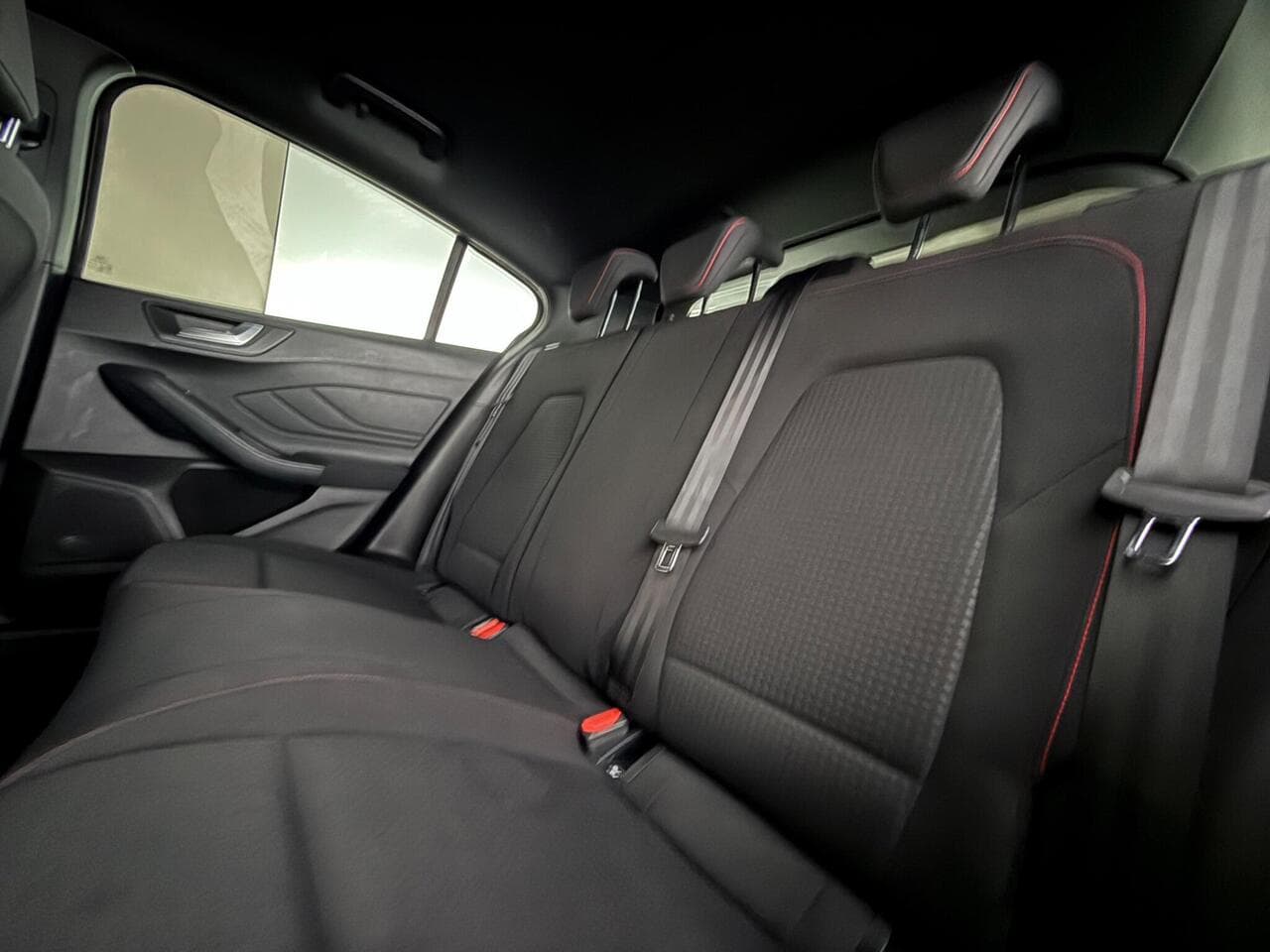 Ford Focus thumbnail Seats Rear
