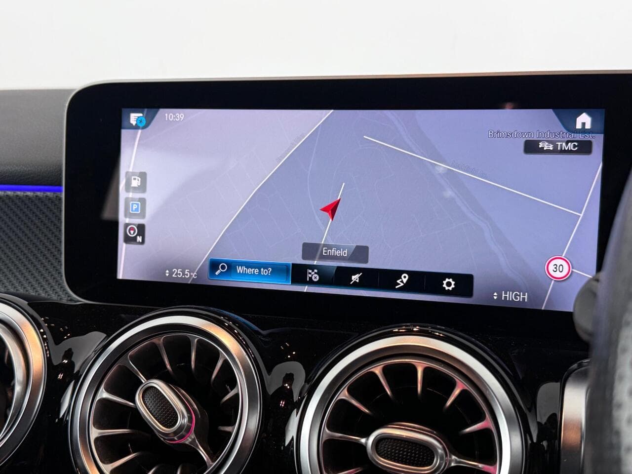 Mercedes-Benz GLB thumbnail Infotainment System