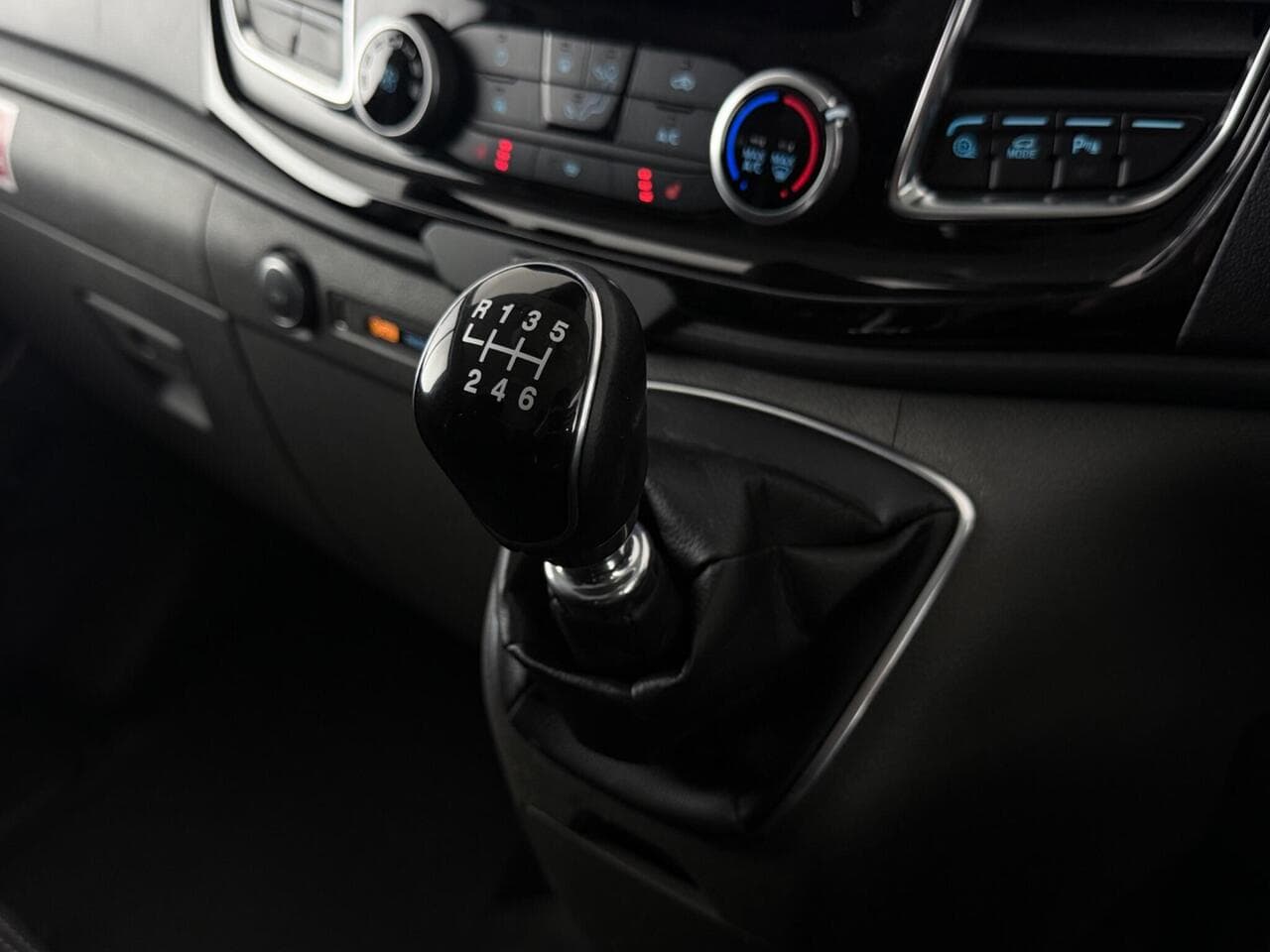 Ford Transit Custom thumbnail Interior Front