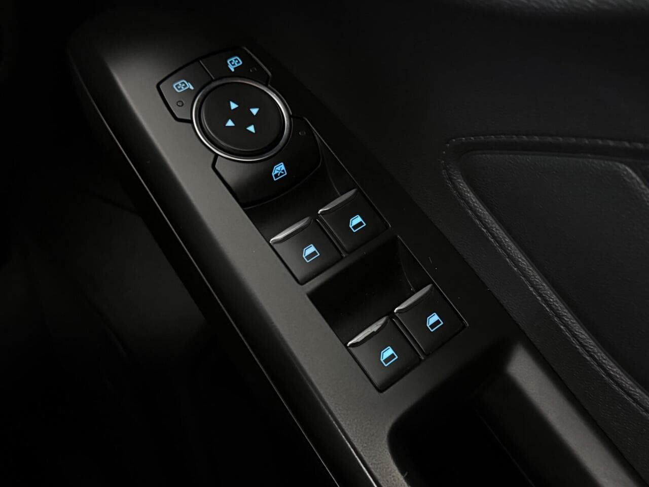 Ford Focus thumbnail Misc Controls