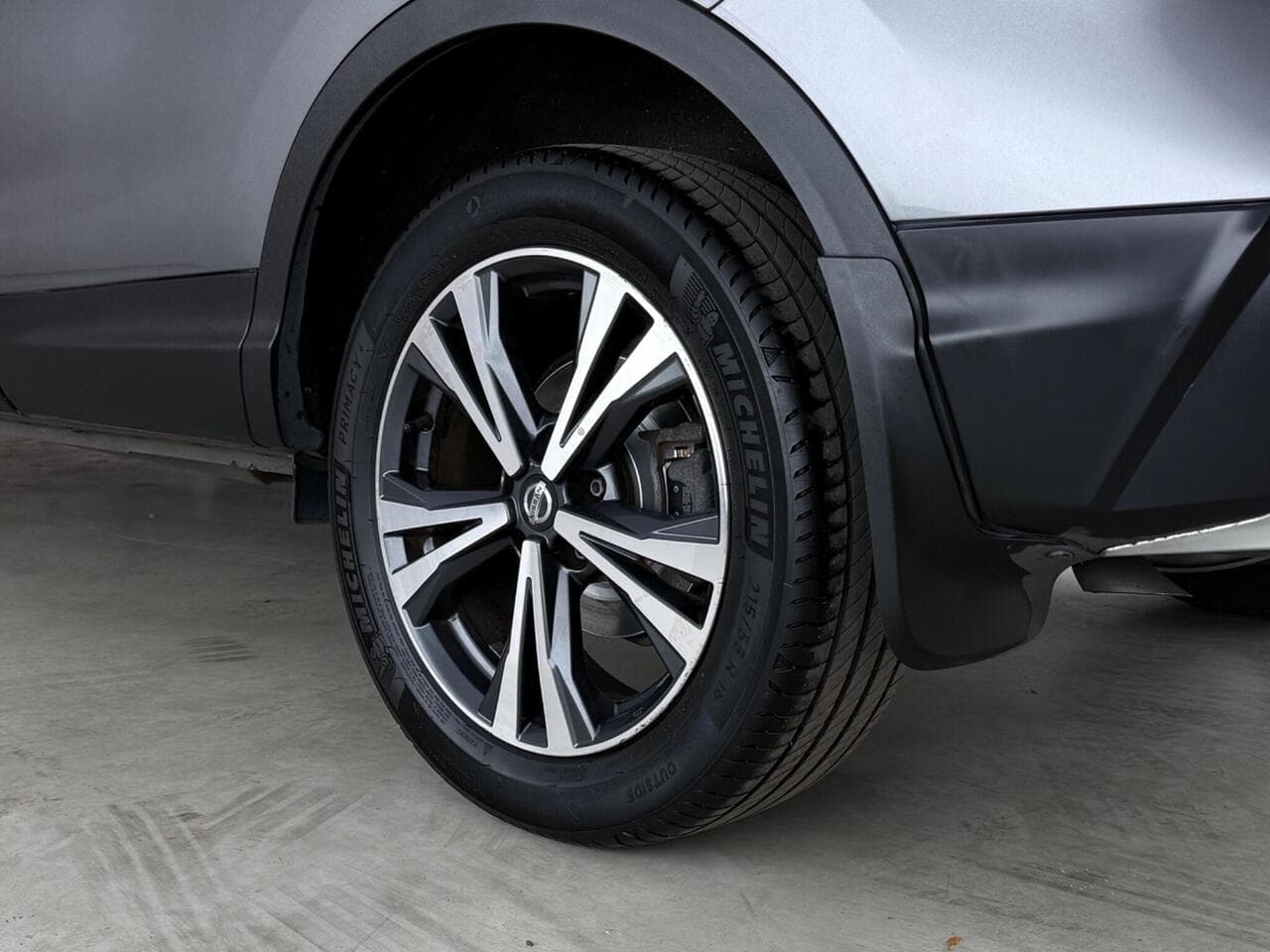 Nissan Qashqai thumbnail Wheel