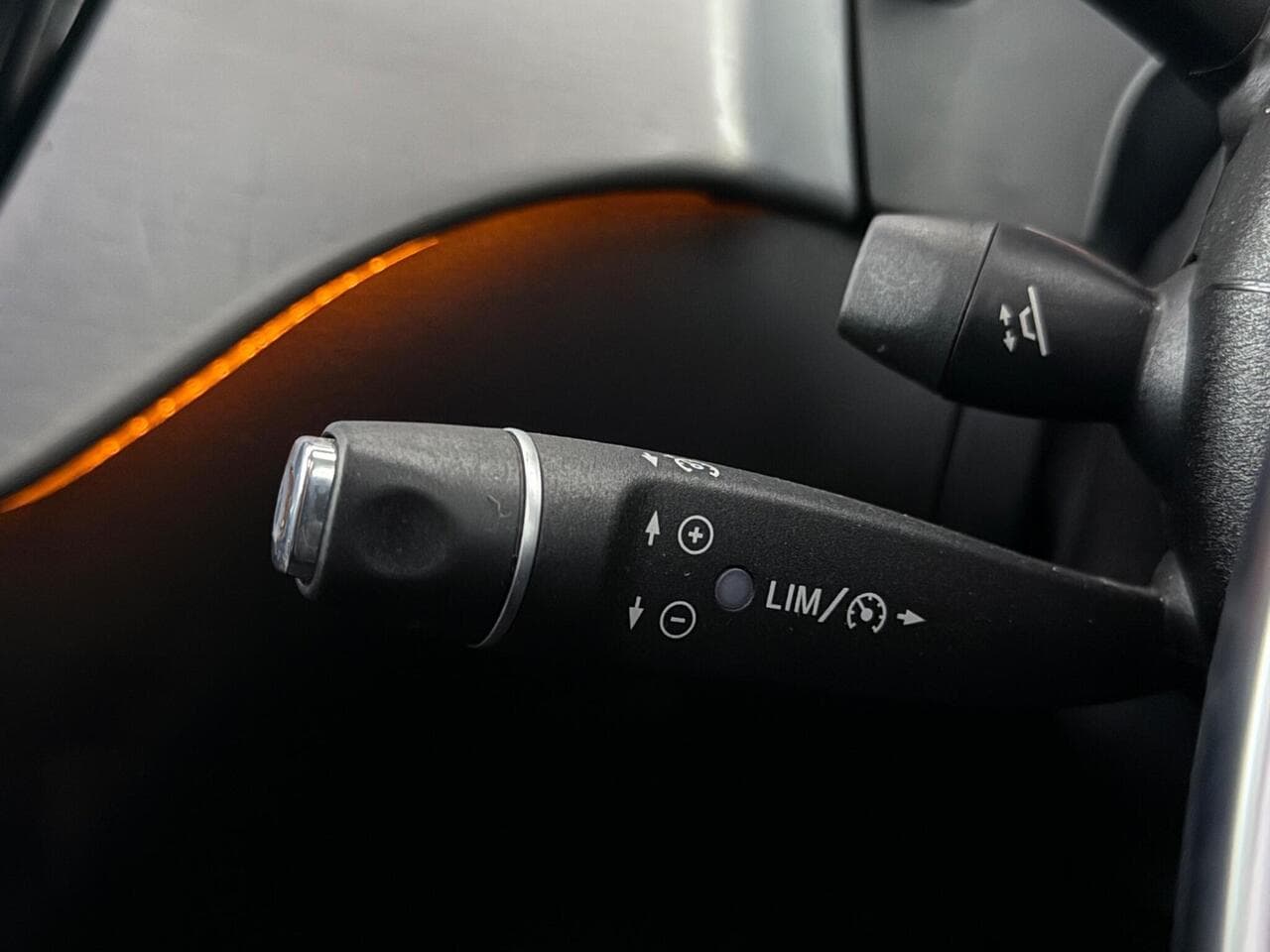 Mercedes-Benz GLE thumbnail Misc Controls