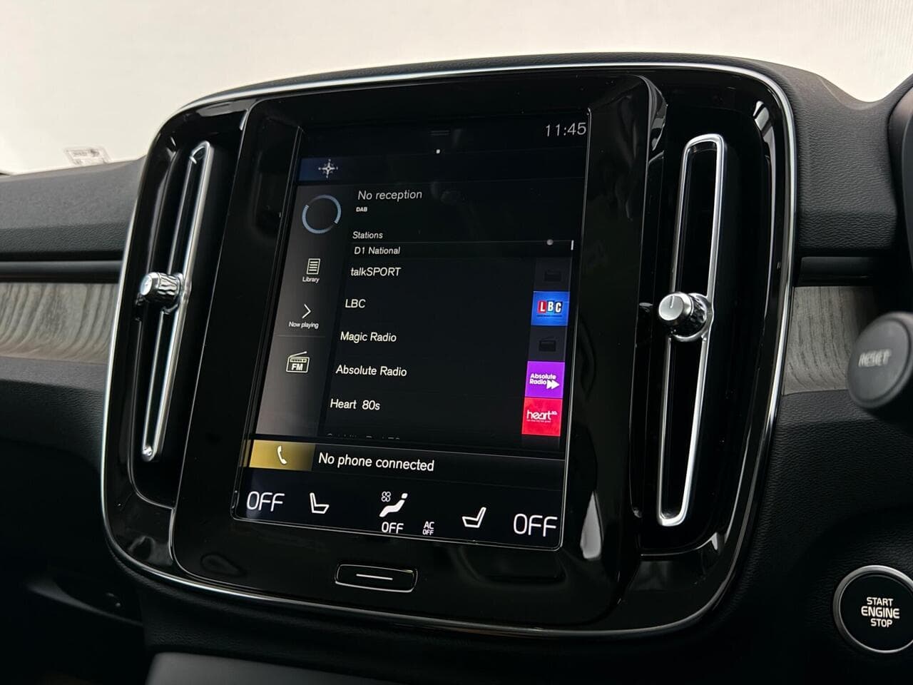Volvo XC40 thumbnail Infotainment System