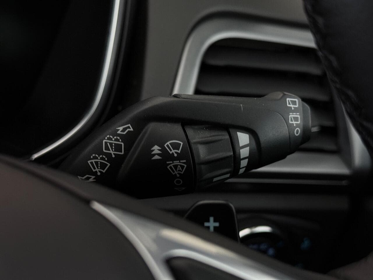 Ford Mondeo thumbnail Misc Controls