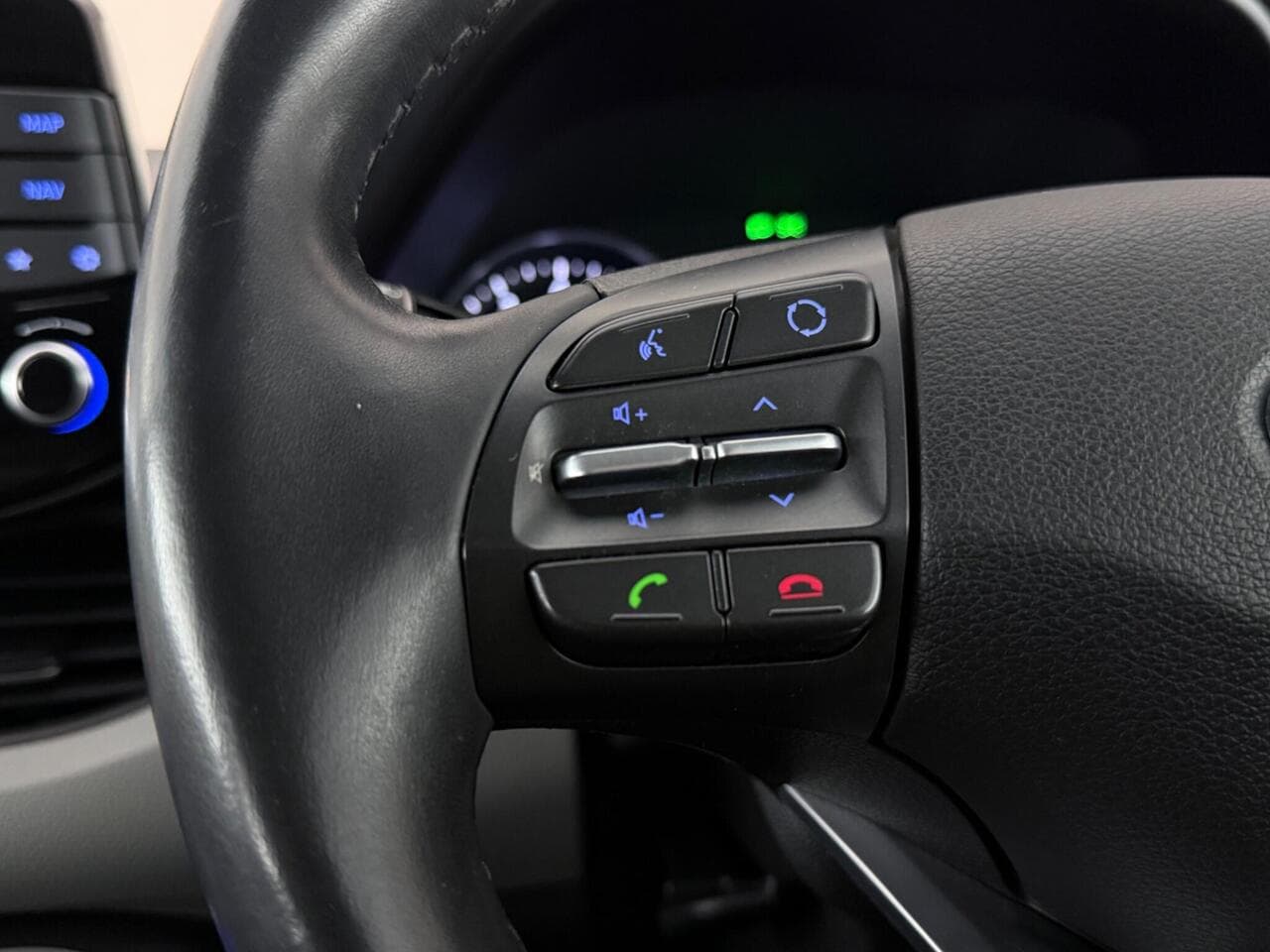Hyundai i30 thumbnail Misc Controls
