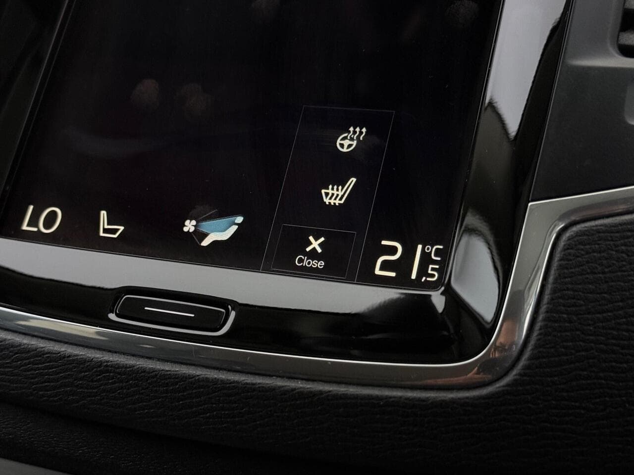 Volvo XC90 thumbnail Infotainment System