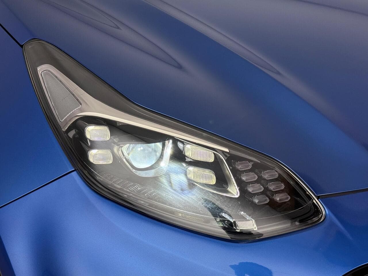 Kia Sportage thumbnail Lights Front