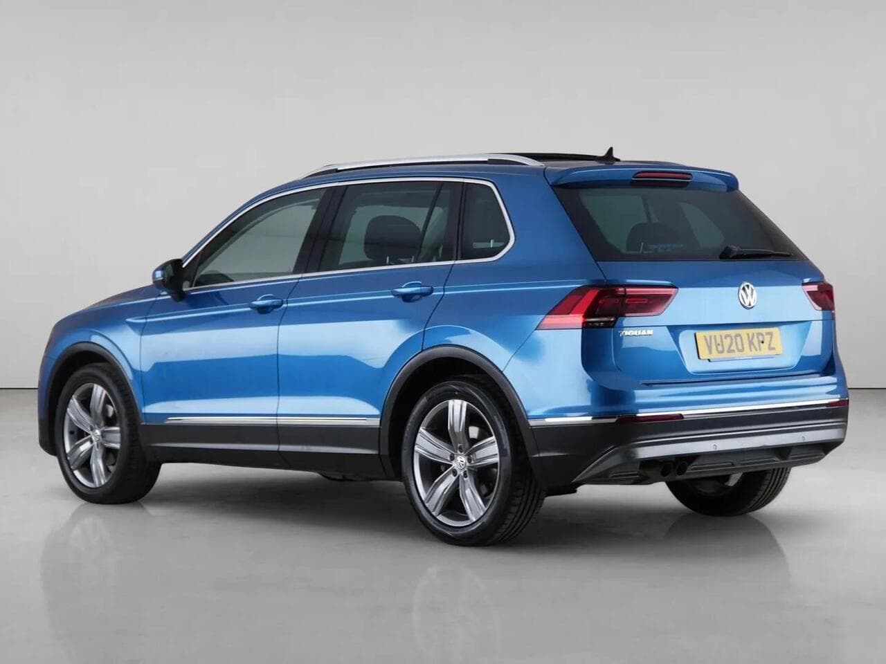Volkswagen Tiguan thumbnail Rear Left