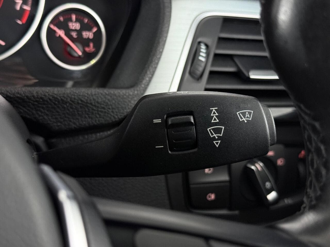 BMW 3 Series thumbnail Misc Controls