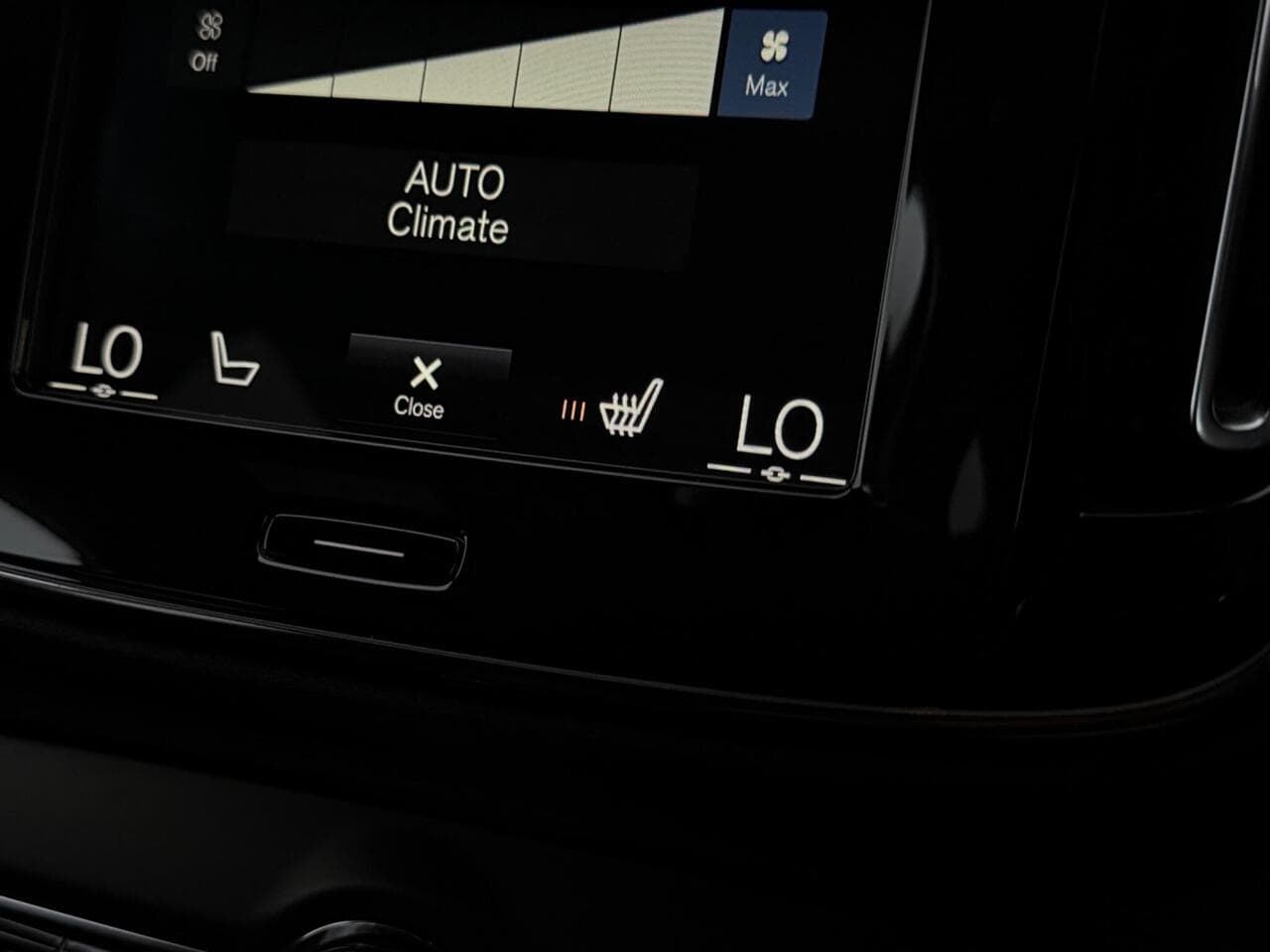 Volvo XC40 thumbnail Misc Controls