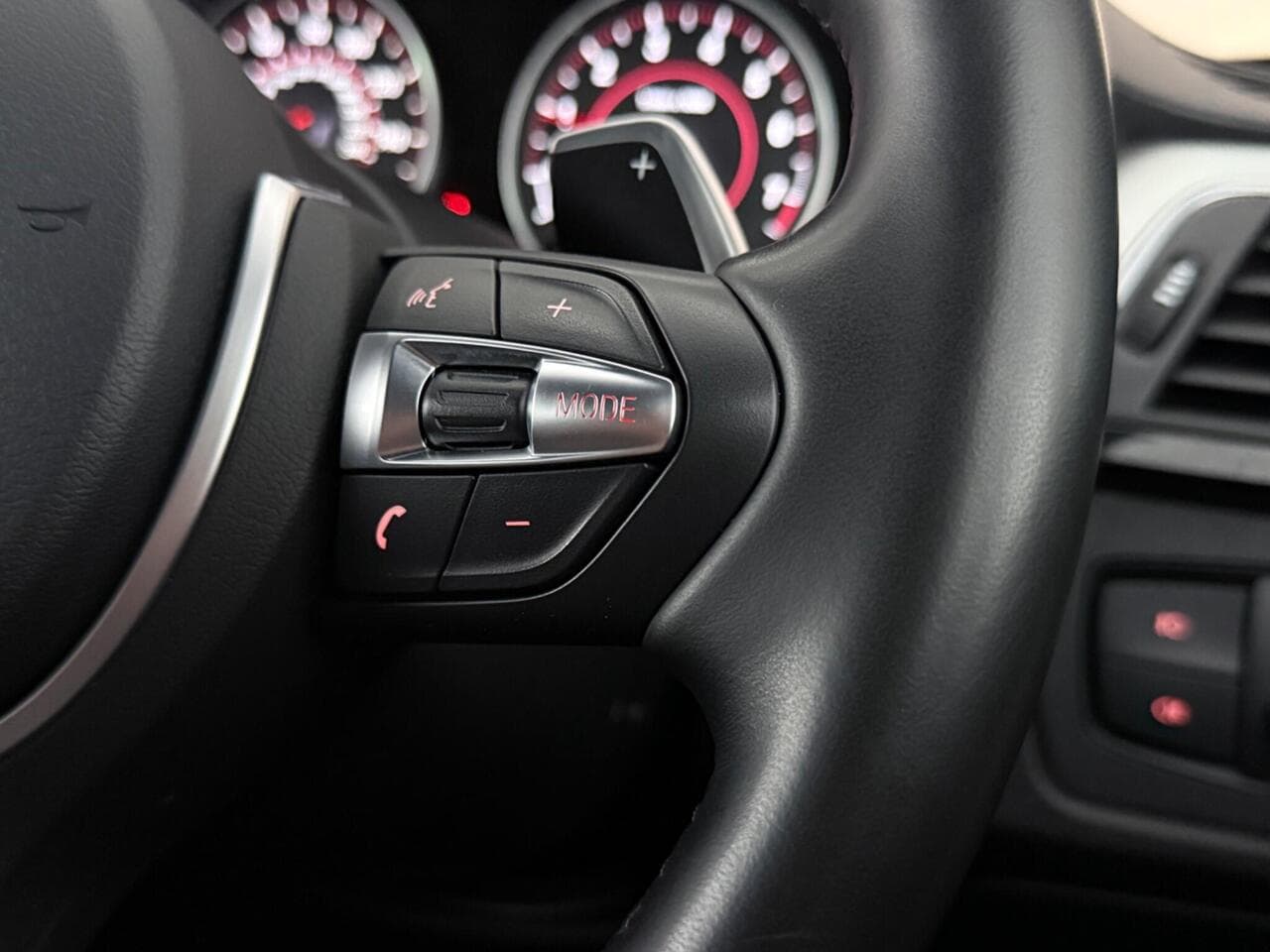 BMW 4 Series Gran Coupe thumbnail Misc Controls