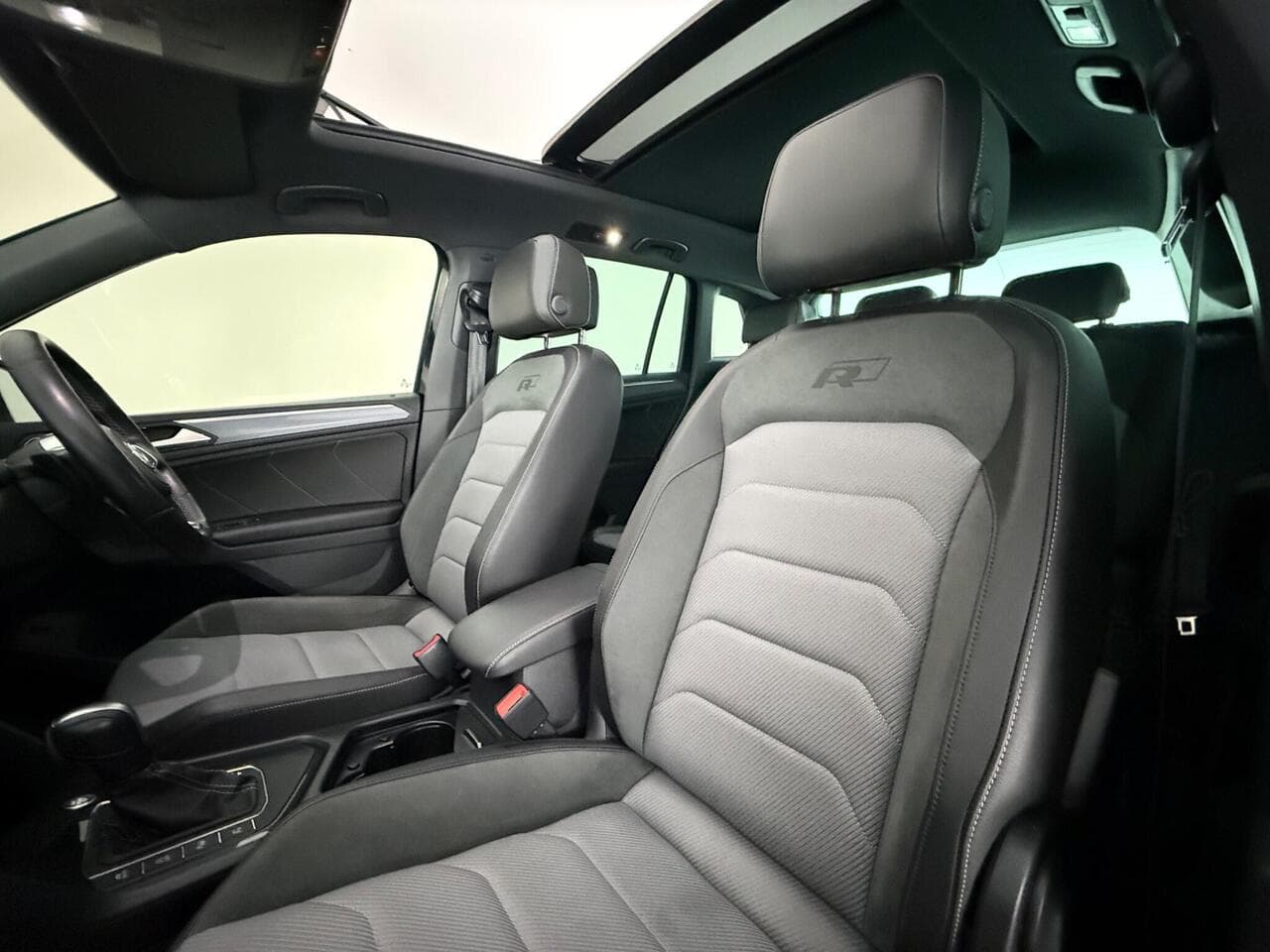 Volkswagen Tiguan thumbnail Seat Front Passenger