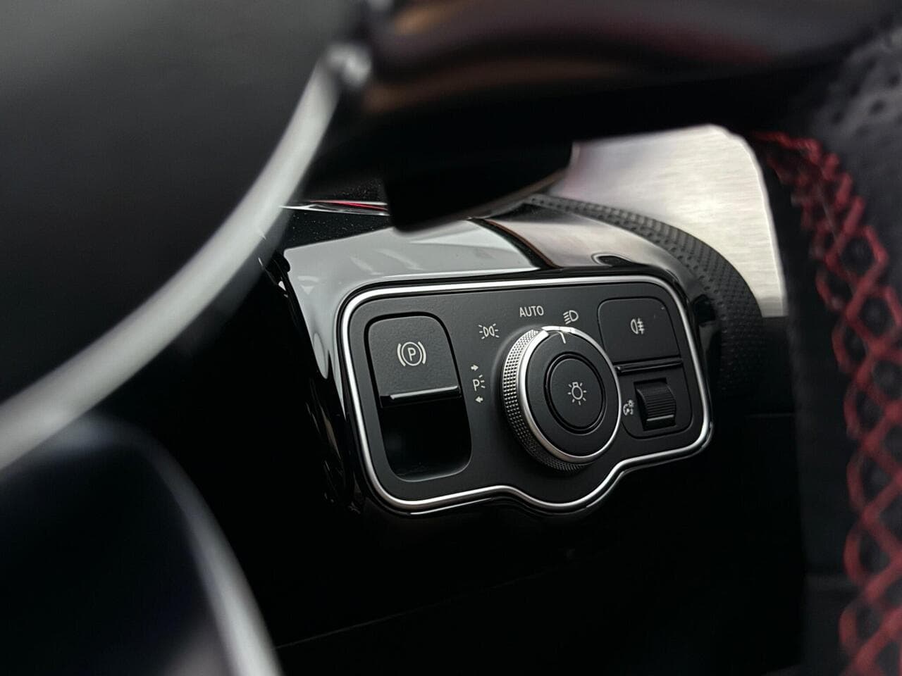 Mercedes-Benz CLA thumbnail Misc Controls