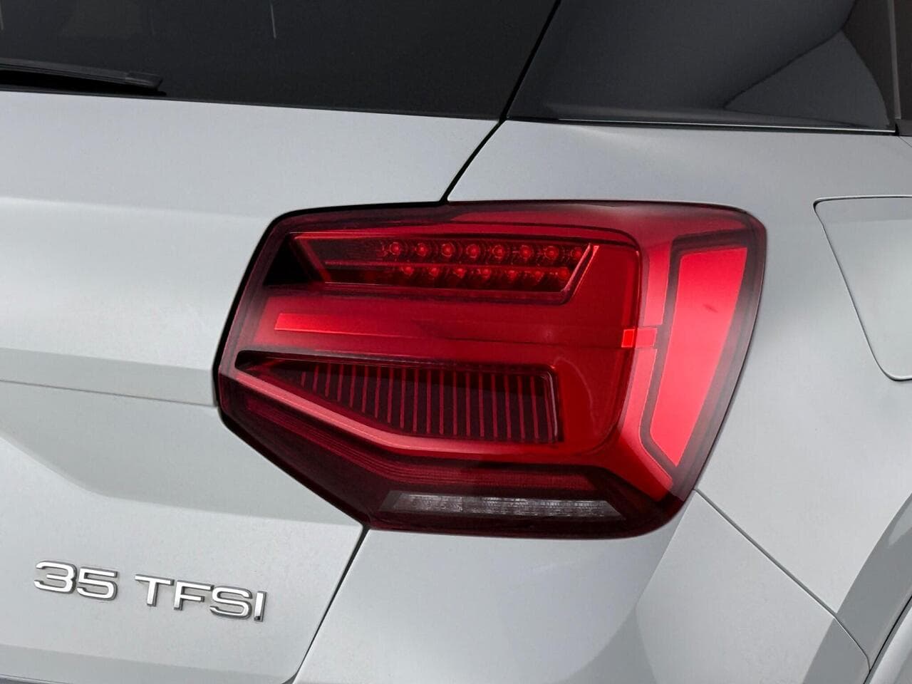 Audi Q2 thumbnail Lights Rear
