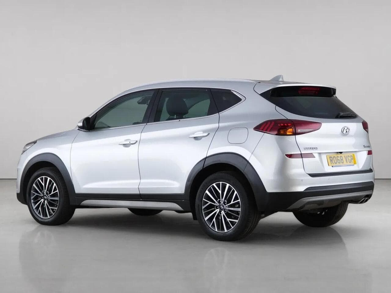 Hyundai TUCSON thumbnail Rear Left