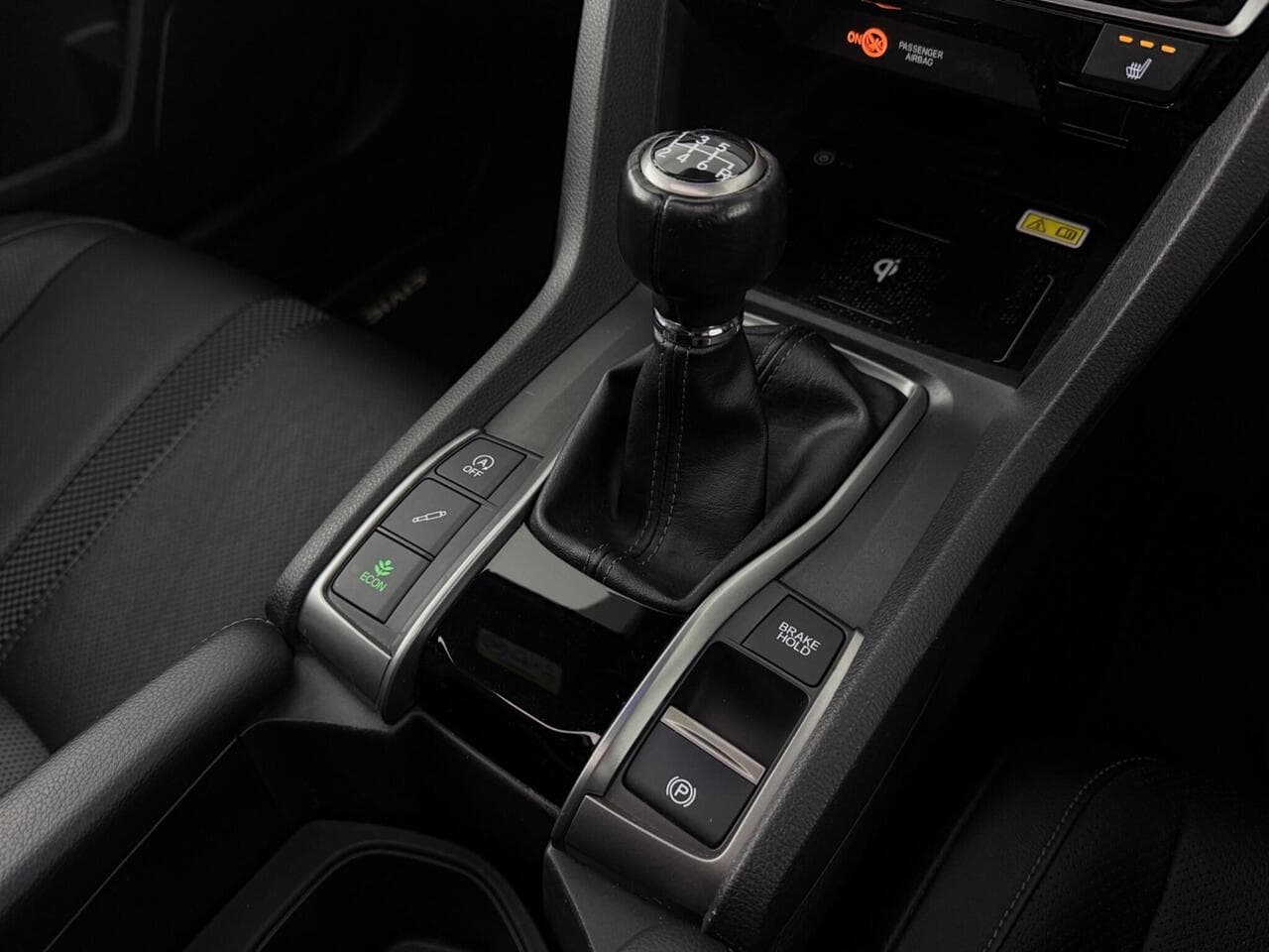 Honda Civic thumbnail Interior Front