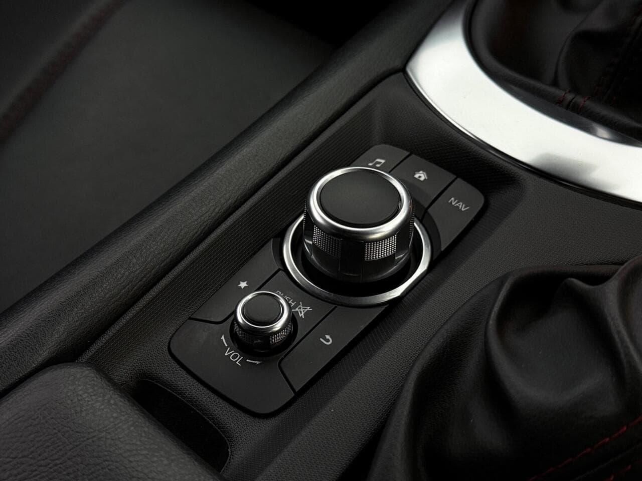 Mazda MX-5 thumbnail Misc Controls