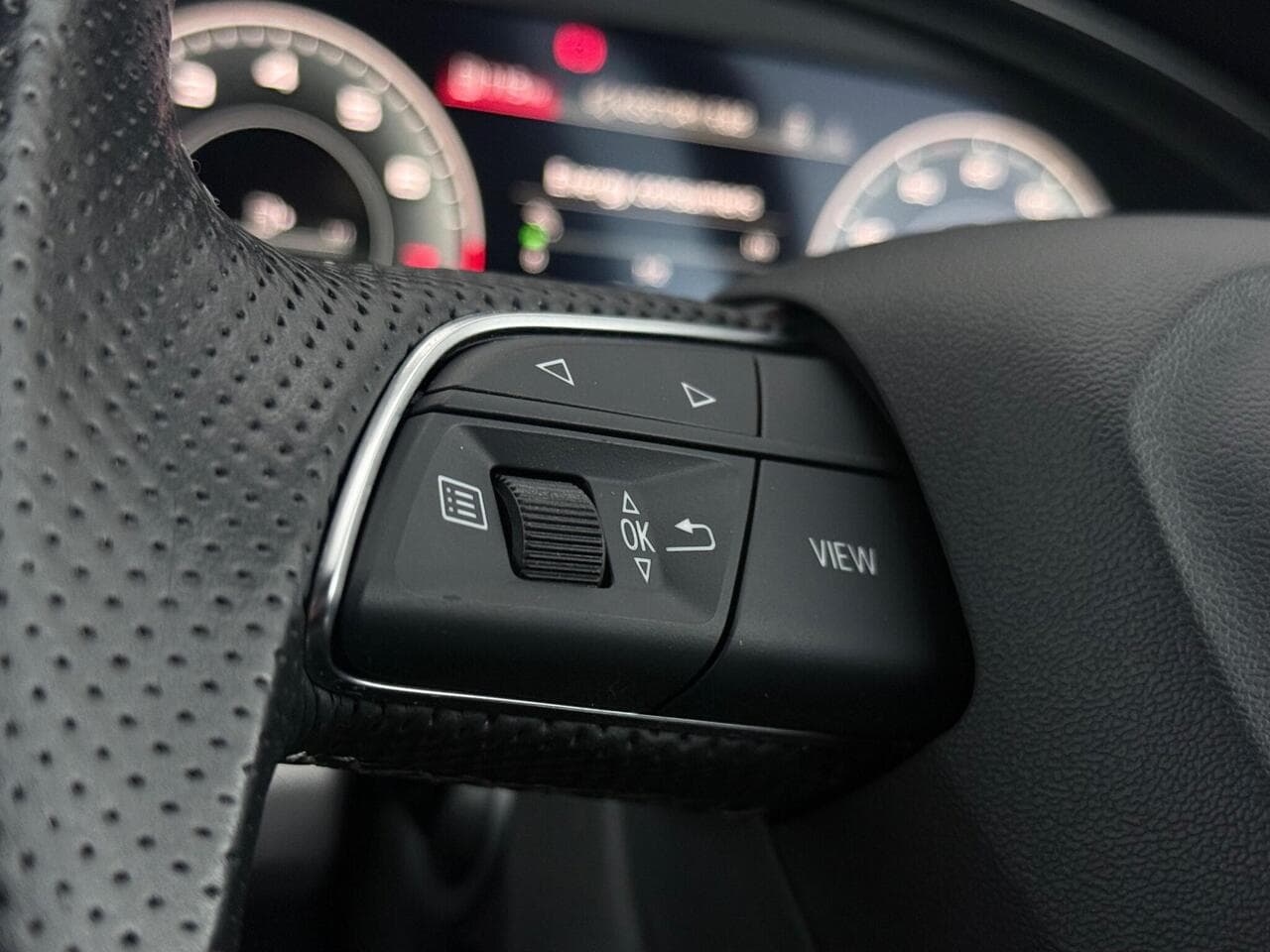 Audi Q5 thumbnail Misc Controls