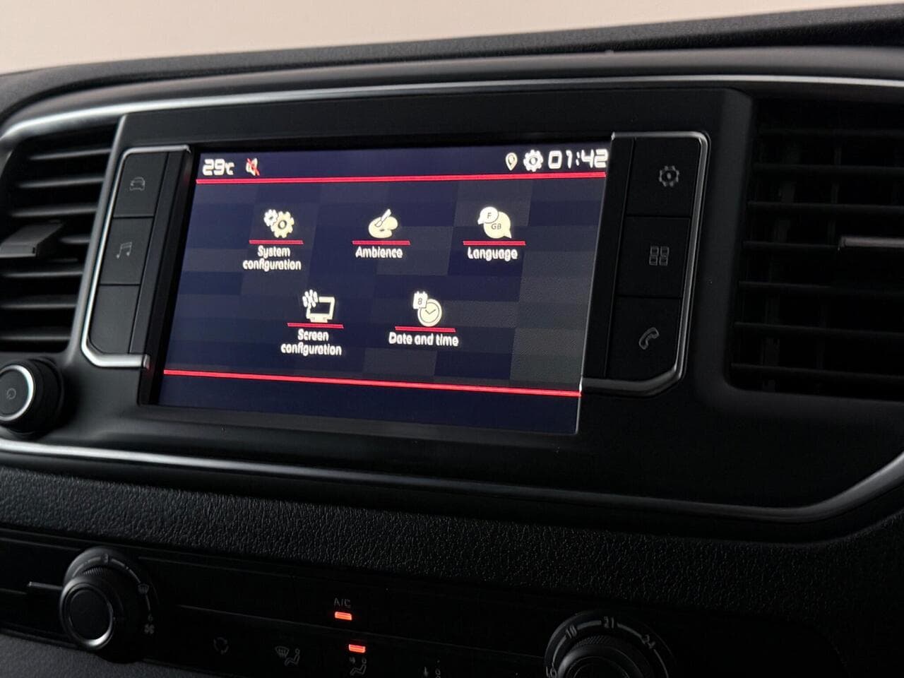 Citroen Dispatch thumbnail Infotainment System