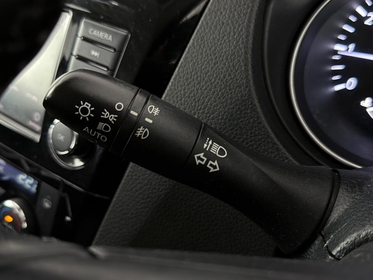 Nissan Qashqai thumbnail Misc Controls