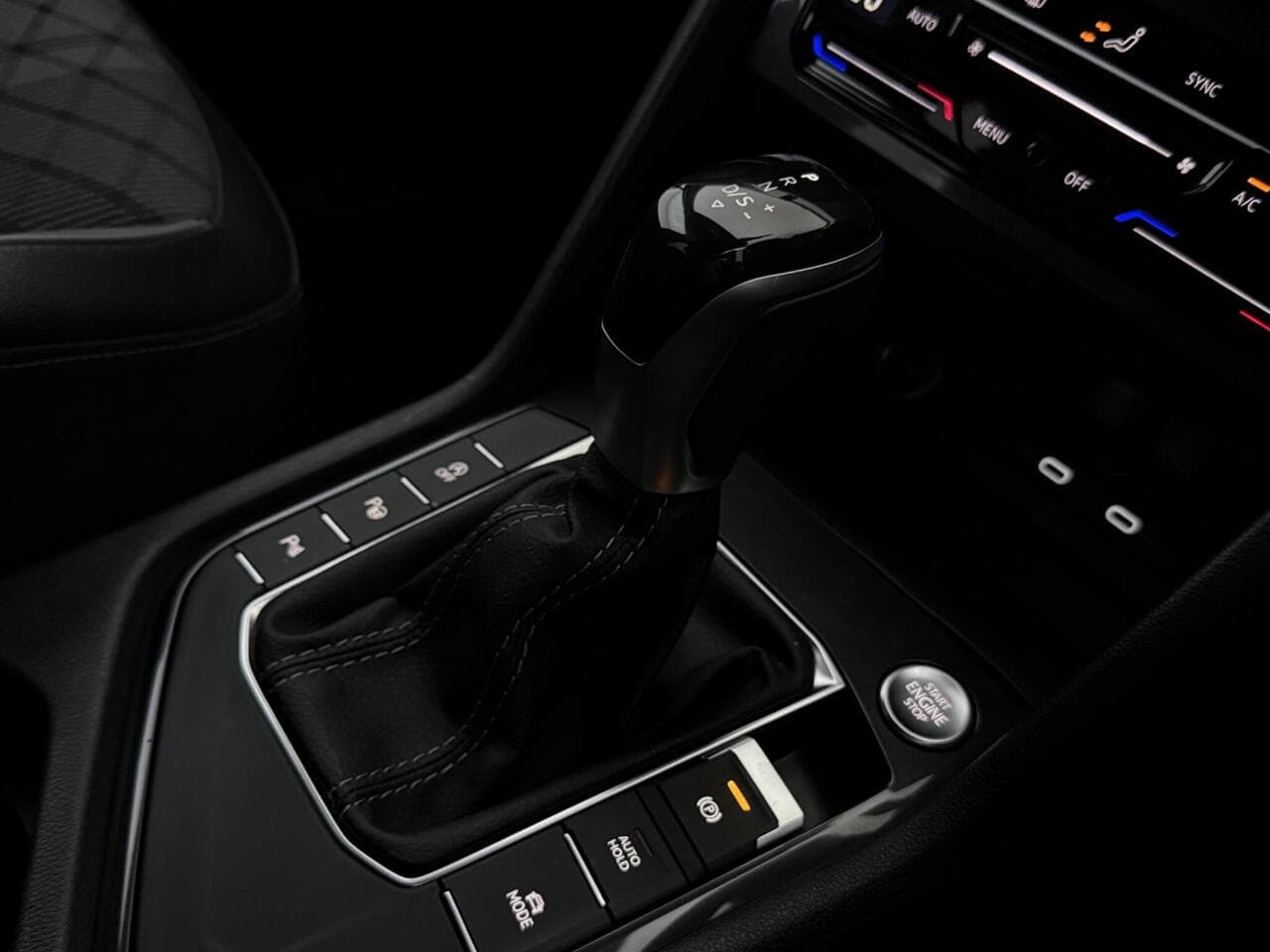 Volkswagen Tiguan Allspace thumbnail Misc Controls