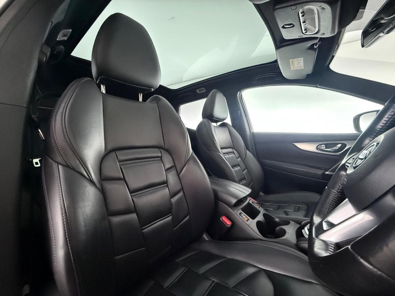 Nissan Qashqai thumbnail Seat Driver