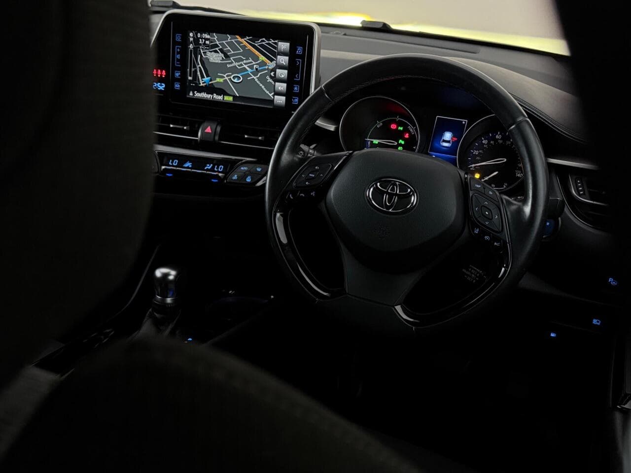 Toyota C-HR thumbnail Misc Controls