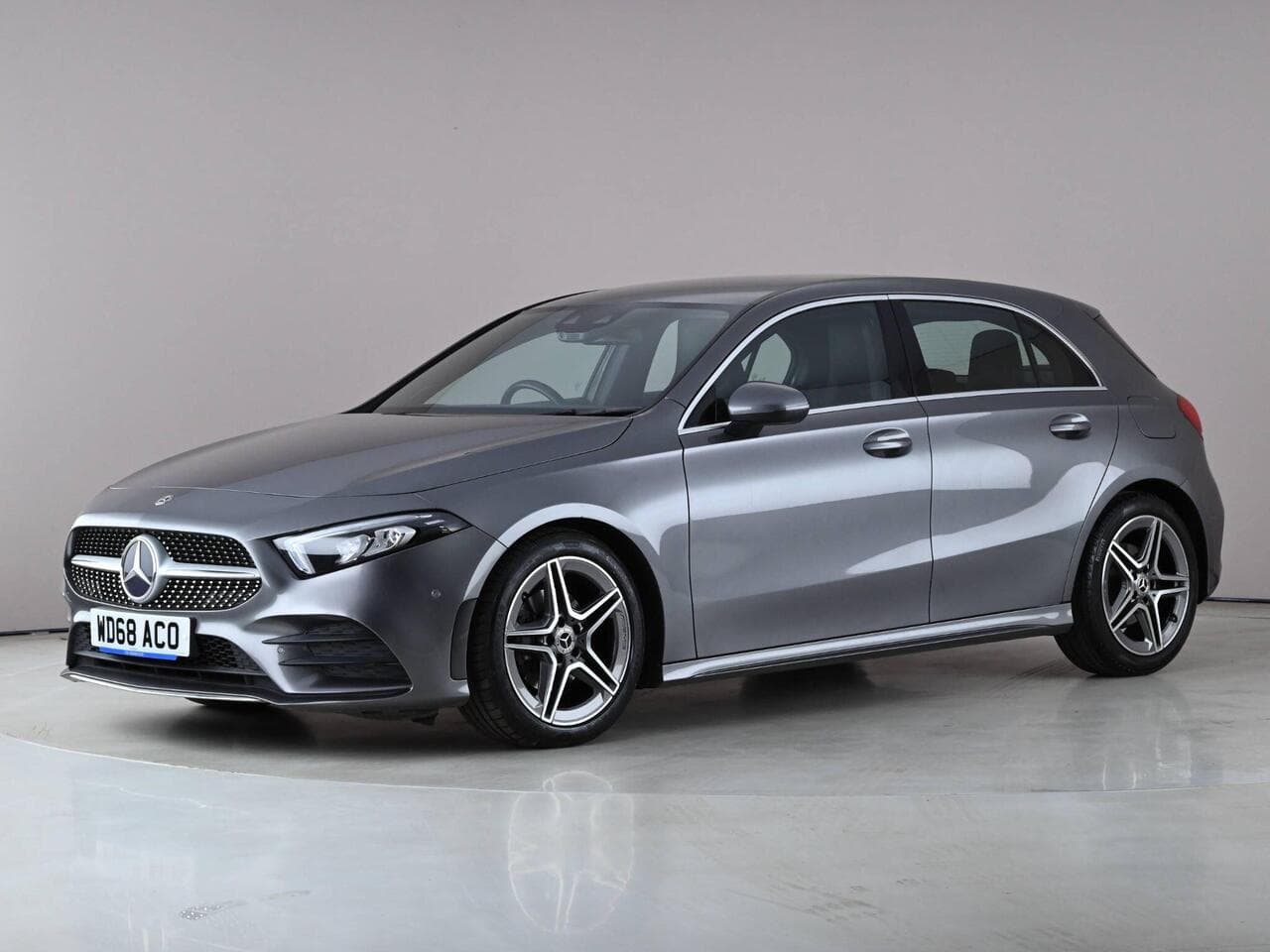 Mercedes-Benz A Class thumbnail Front Left
