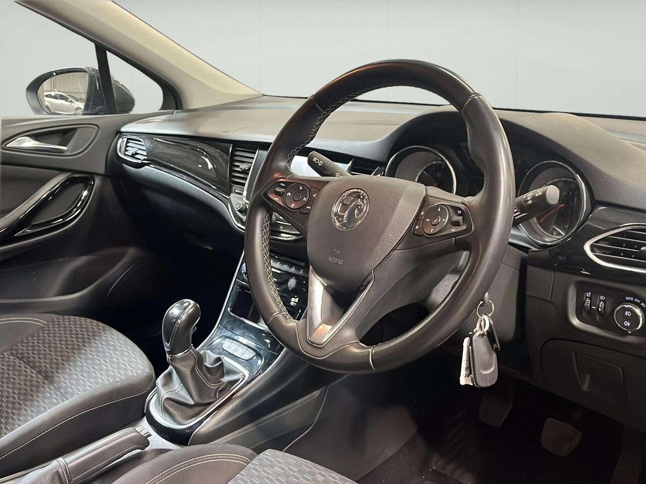Vauxhall Astra thumbnail Interior Front