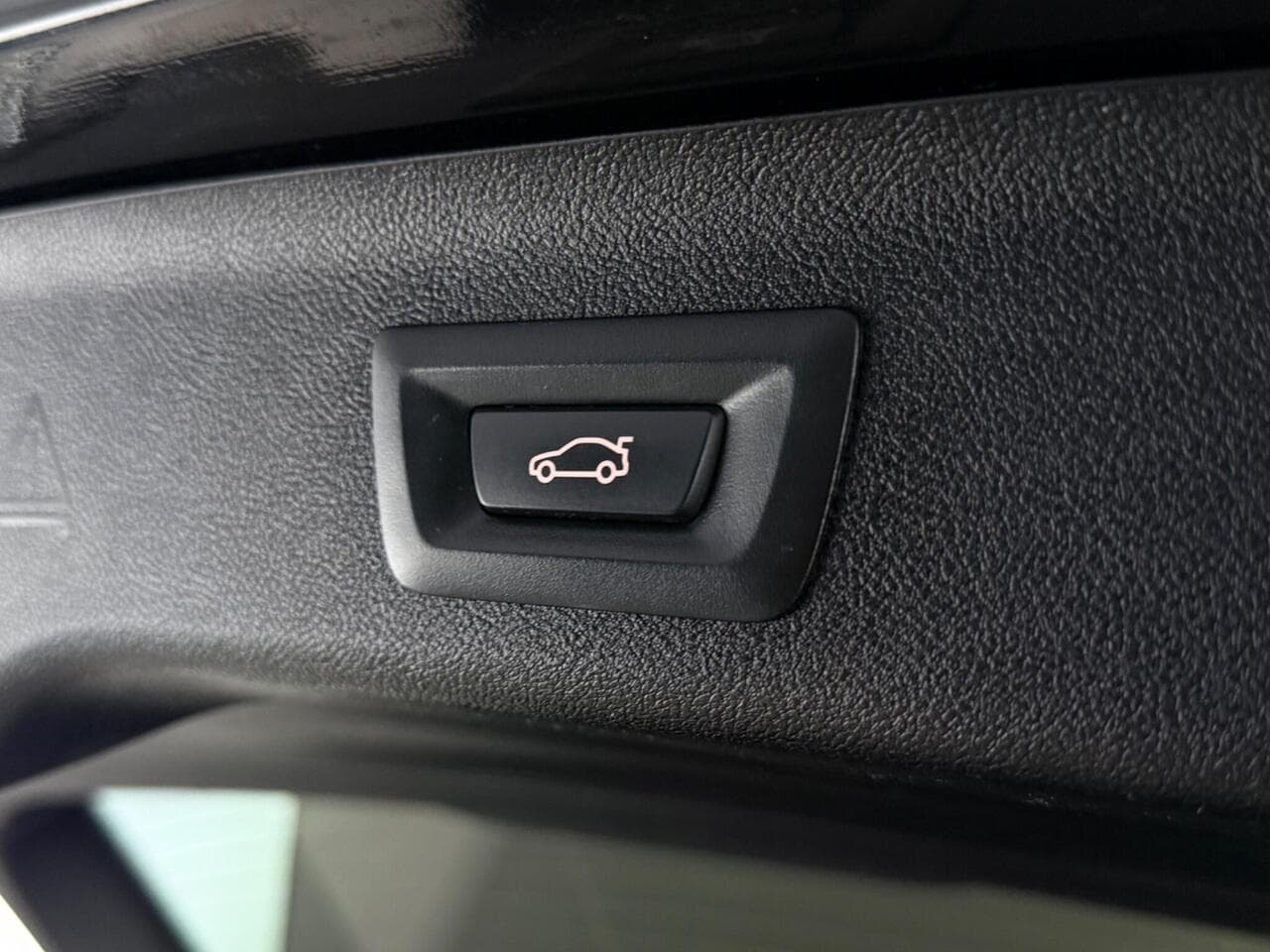 BMW 5 Series thumbnail Misc Controls