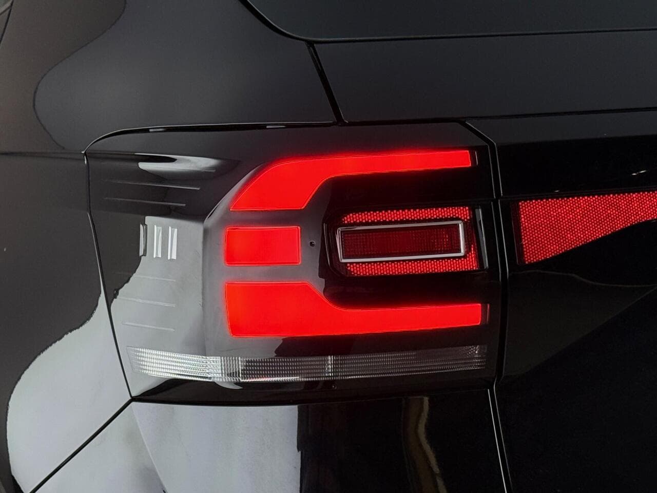 Volkswagen T-Cross thumbnail Lights Rear