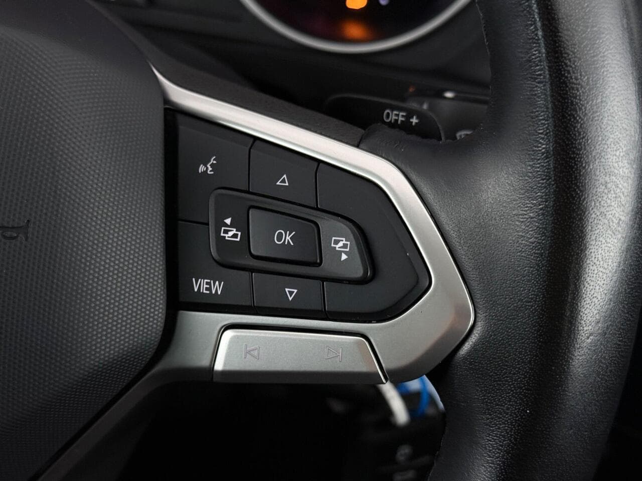 Volkswagen Tiguan thumbnail Misc Controls