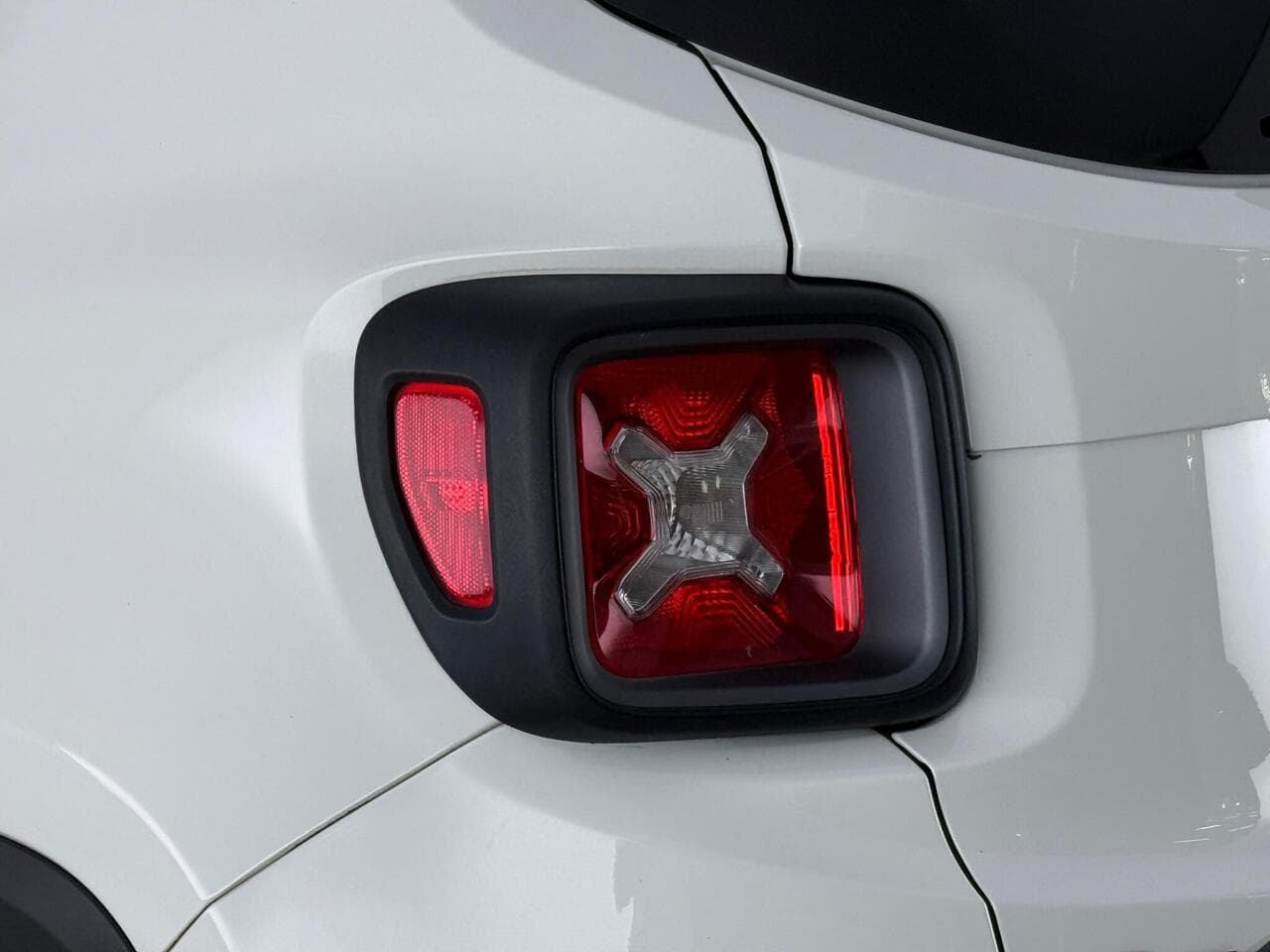 Jeep Renegade thumbnail Lights Rear
