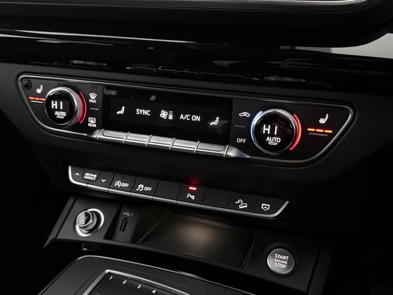 Audi Q5 thumbnail Infotainment System