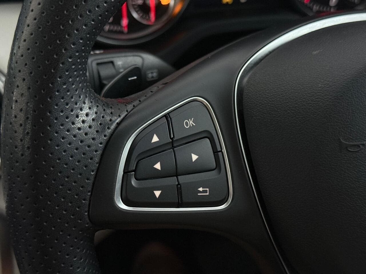 Mercedes-Benz A Class thumbnail Misc Controls