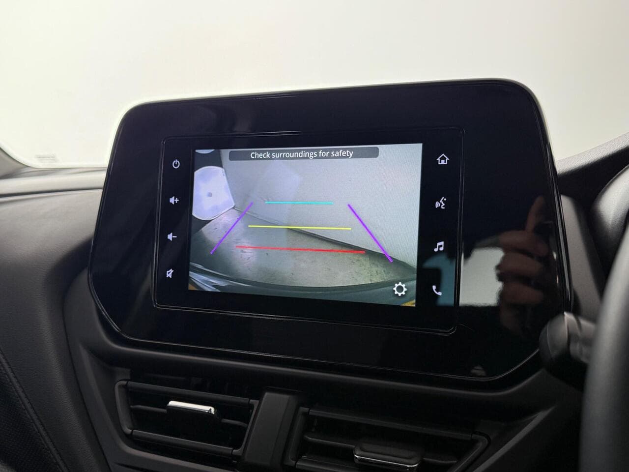 Suzuki S-Cross thumbnail Infotainment System