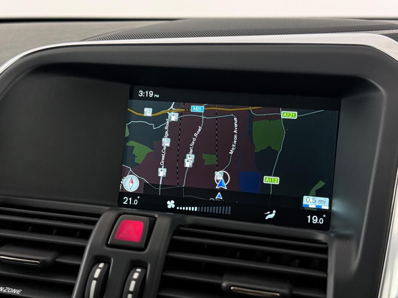 Volvo XC60 thumbnail Infotainment System