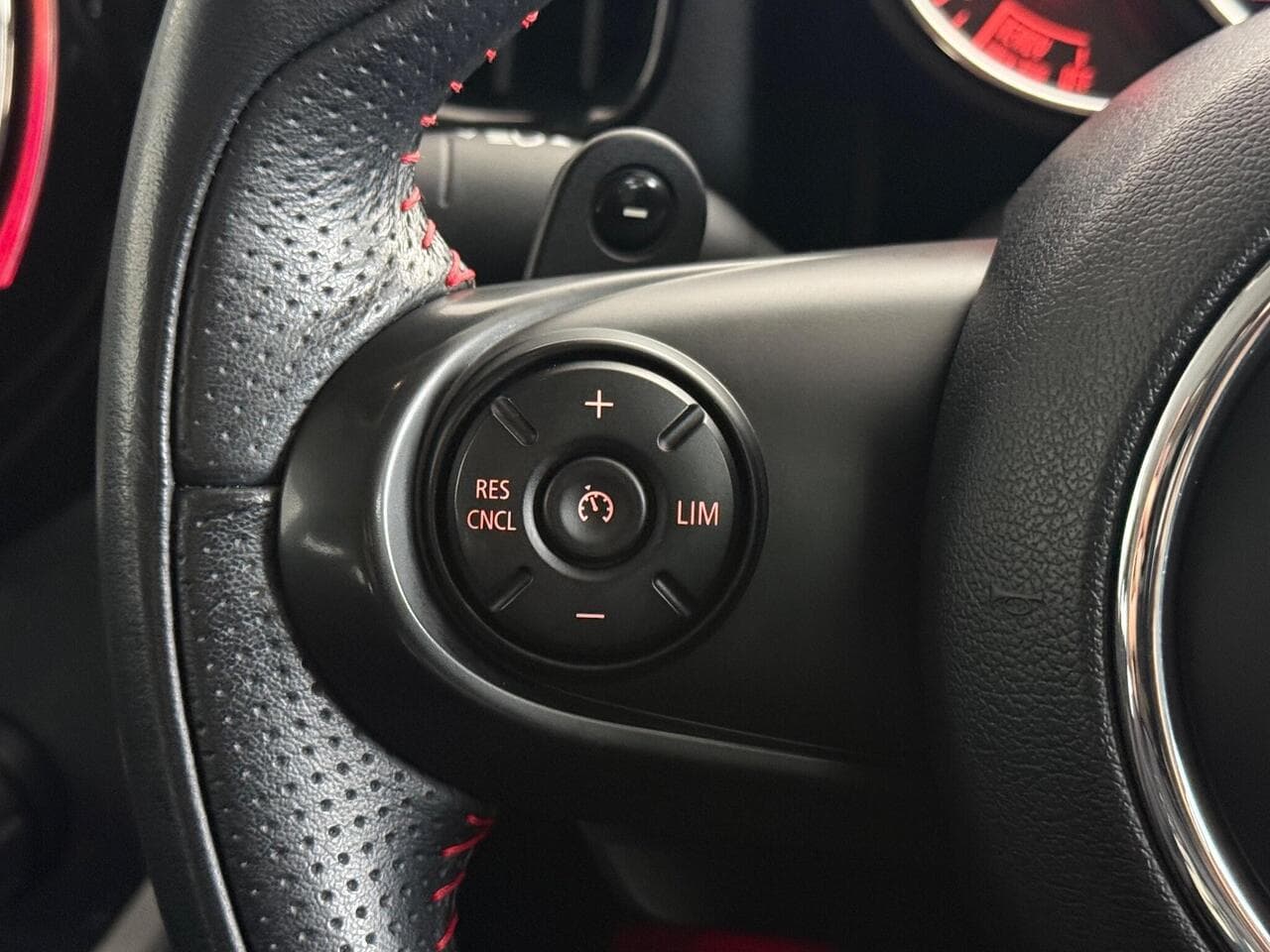 MINI Countryman thumbnail Misc Controls