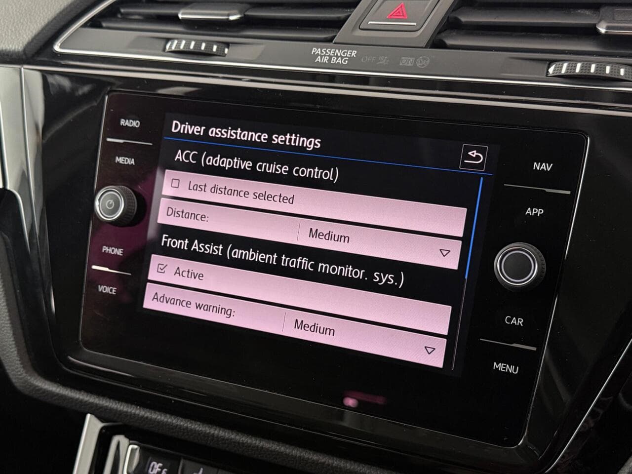 Volkswagen Touran thumbnail Infotainment System