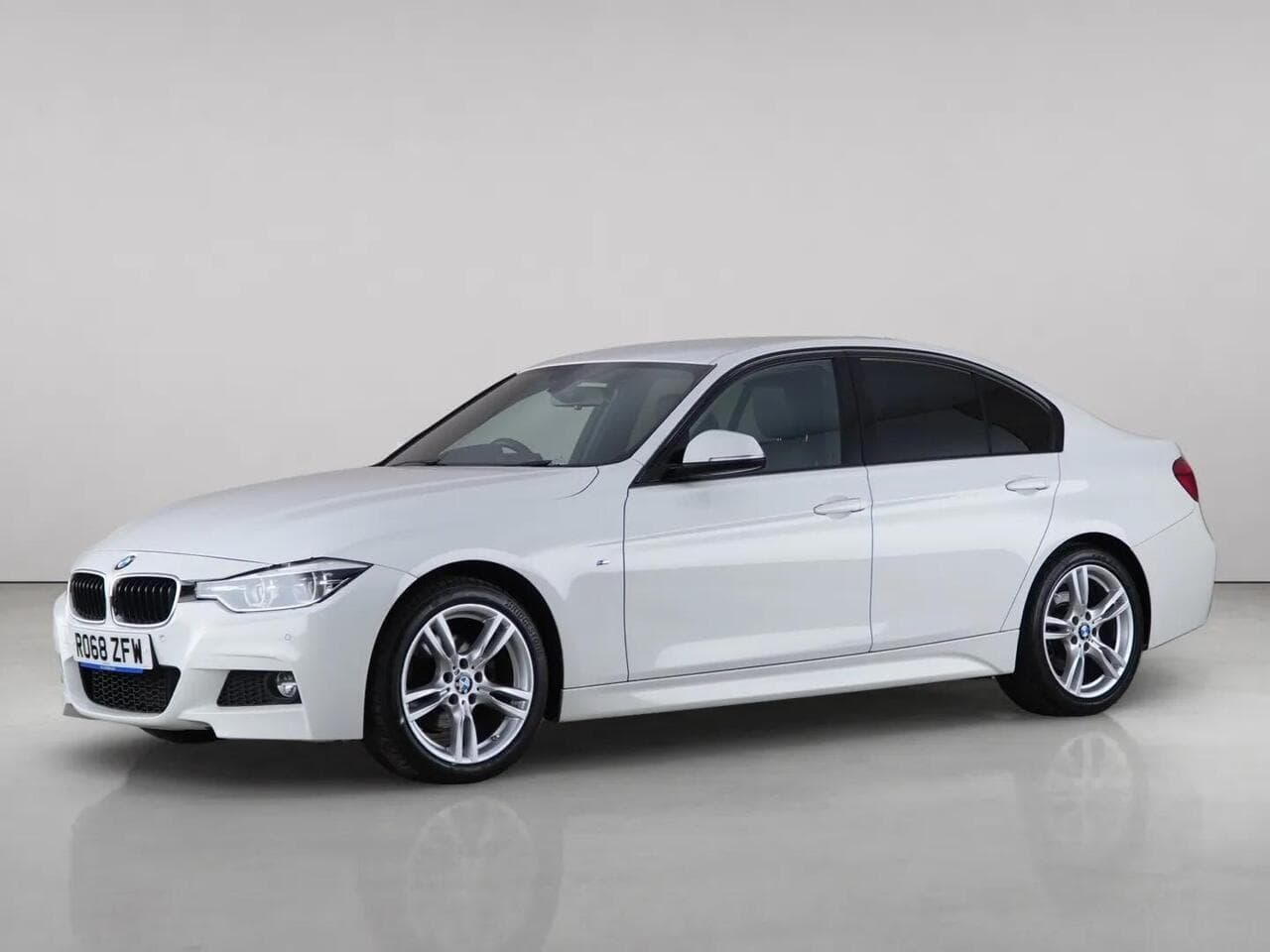 BMW 3 Series thumbnail Front Left