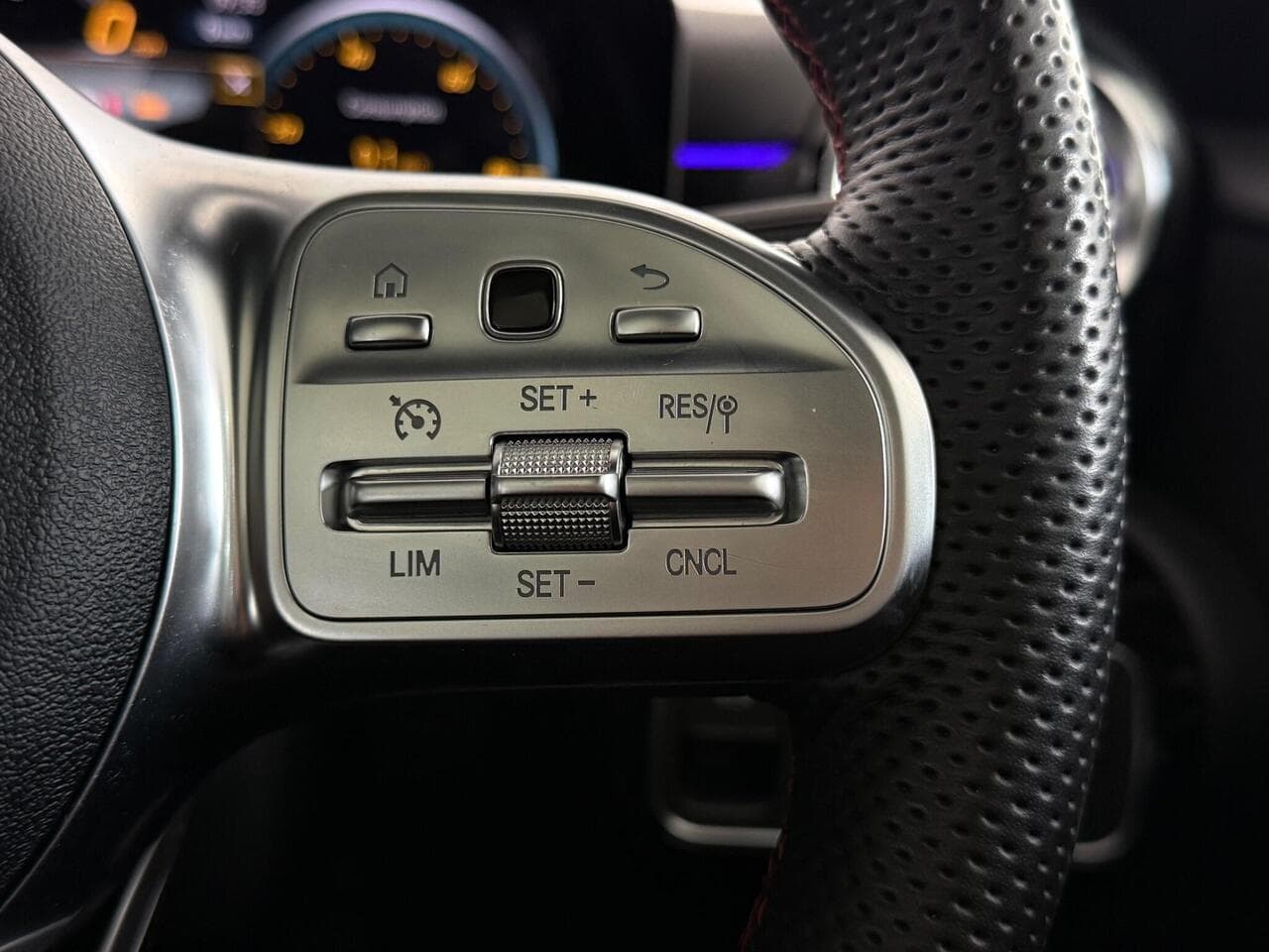 Mercedes-Benz A Class thumbnail Misc Controls