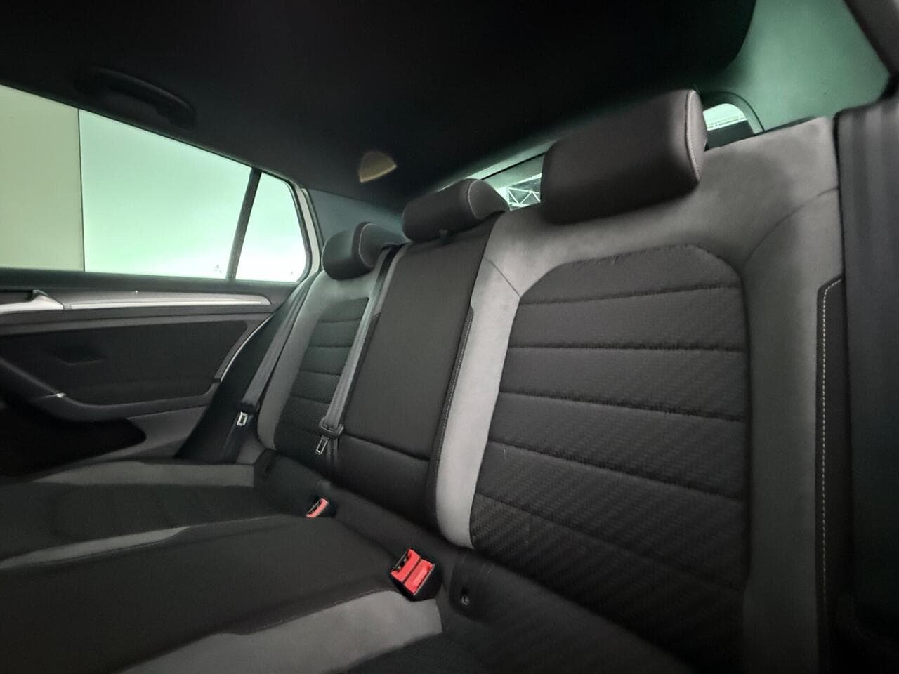 Volkswagen Golf thumbnail Seats Rear