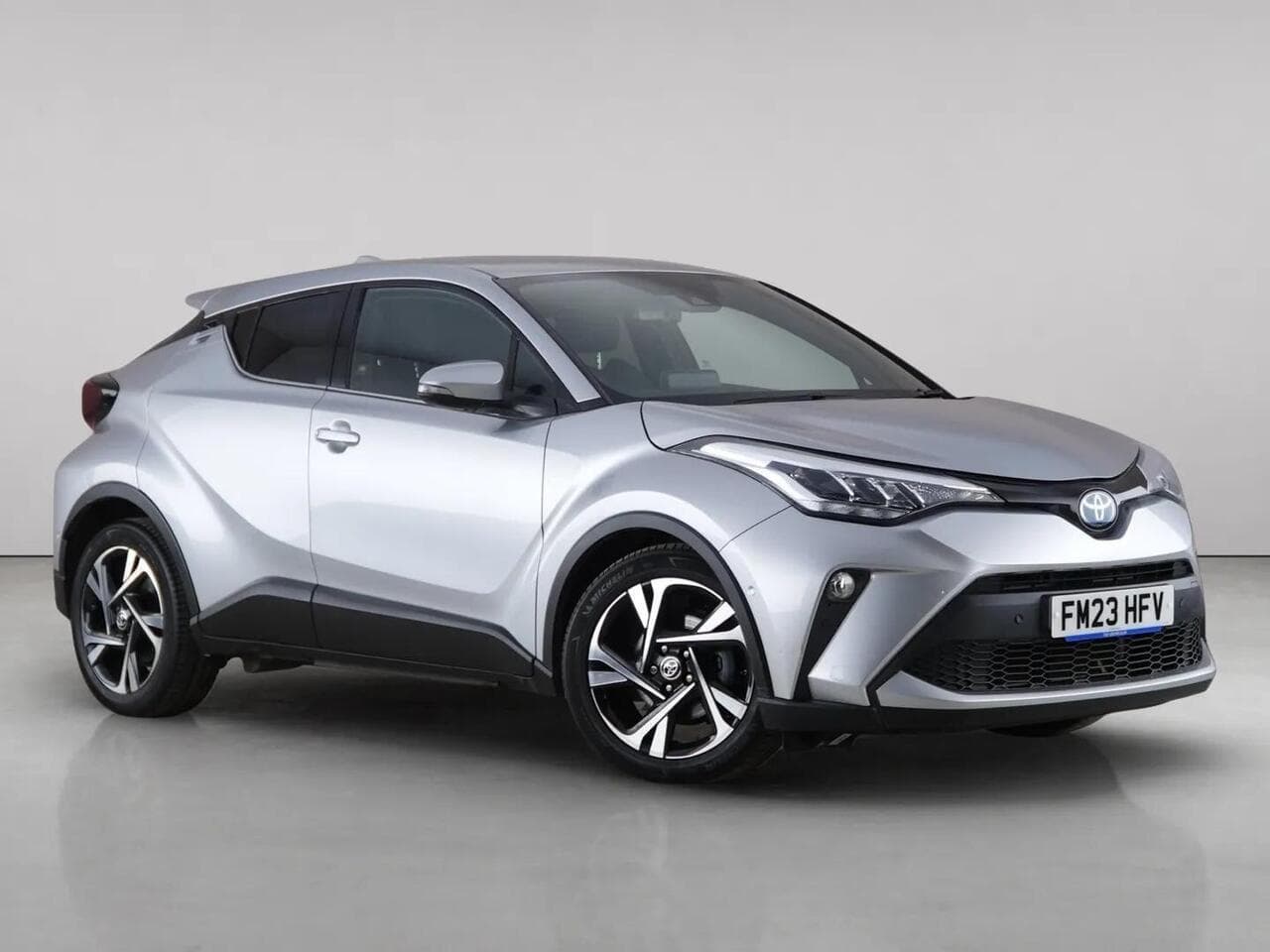 Toyota C-HR - Toyota C-HR 1.8 VVT-h Design CVT Euro 6 (s/s) 5dr