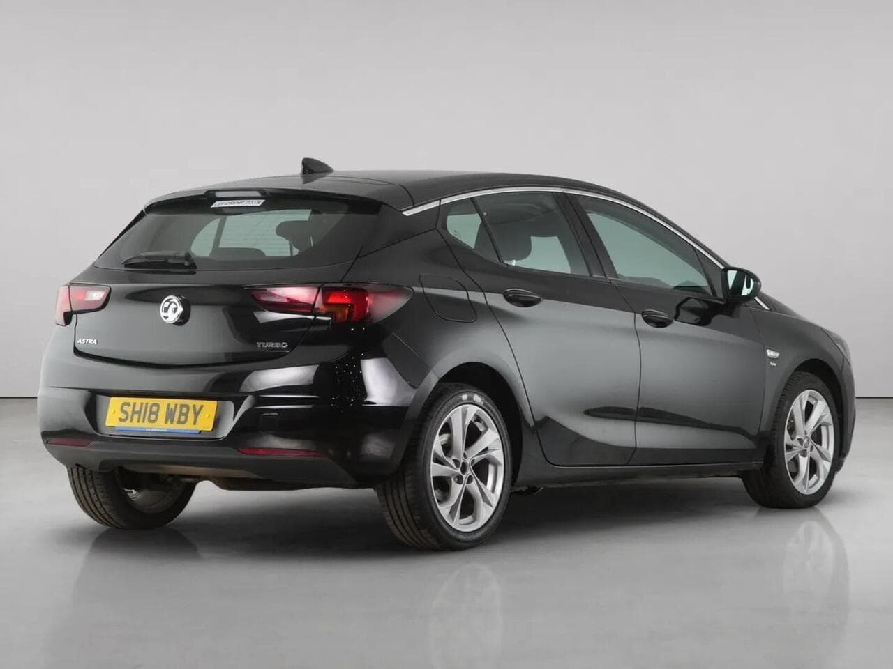 Vauxhall Astra thumbnail Rear Right