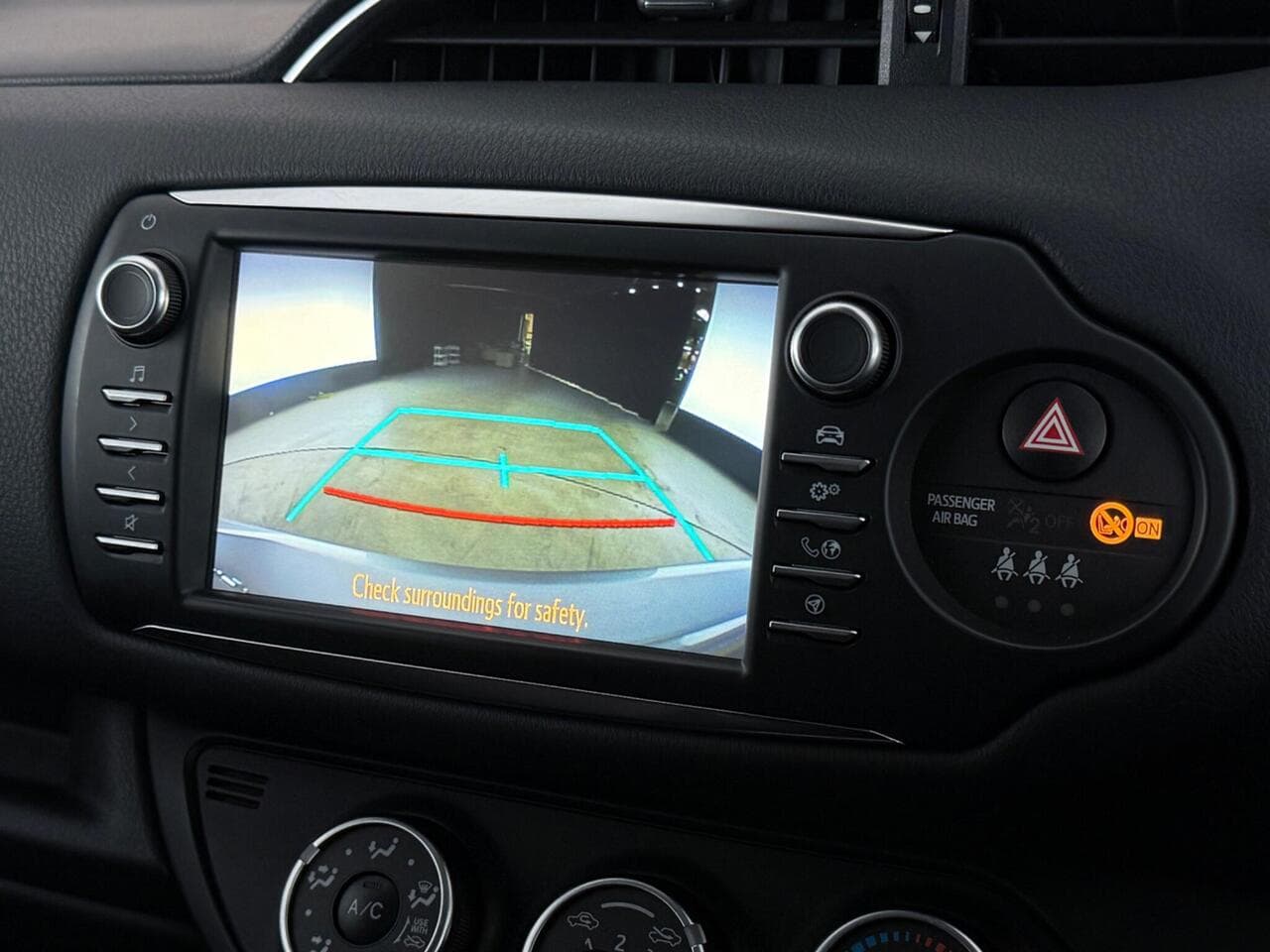 Toyota Yaris thumbnail Infotainment System