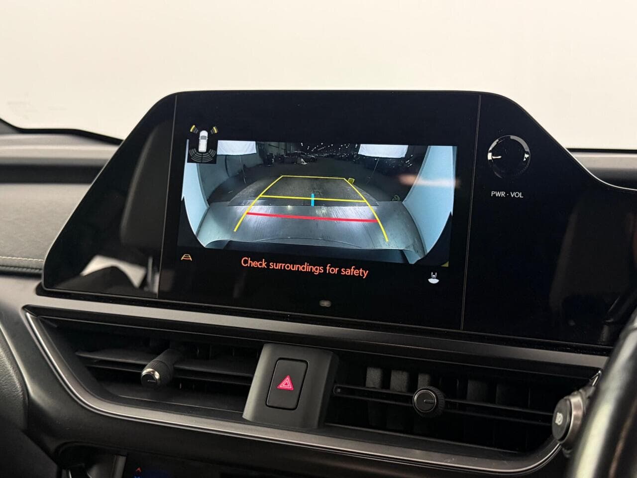 Lexus UX thumbnail Infotainment System